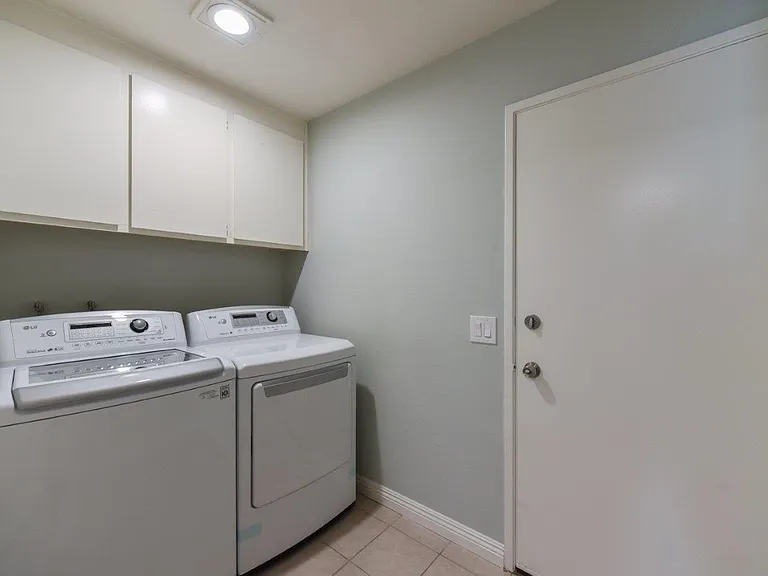 391 Stanford Ct — Photo 27