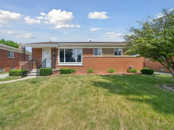 31412 E Wind Dr, Fraser, MI 48026
