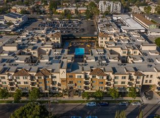 Avery, Valley Village, CA 91607