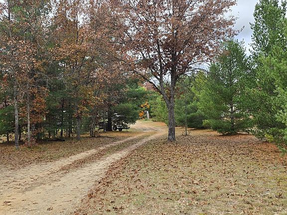 2nd image of 581 N Wilcox Bridge Rd