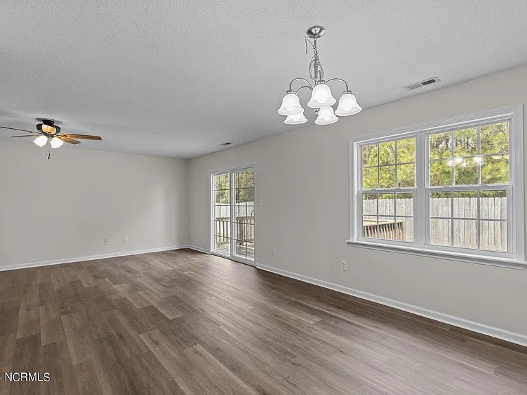 104 Blue Bird Ln — Photo 19