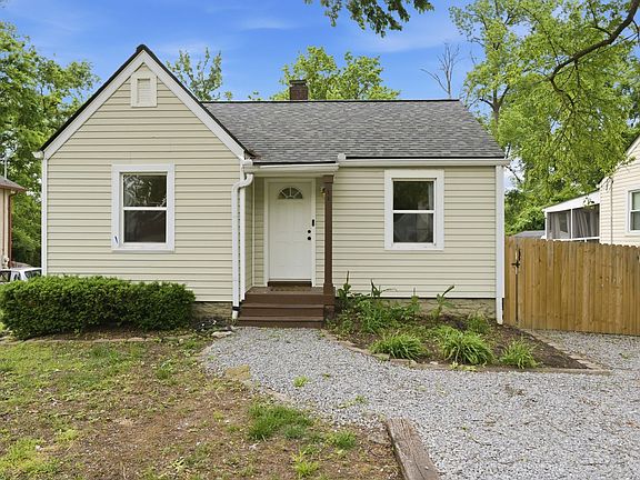 2nd image of 1323 Chester Ave