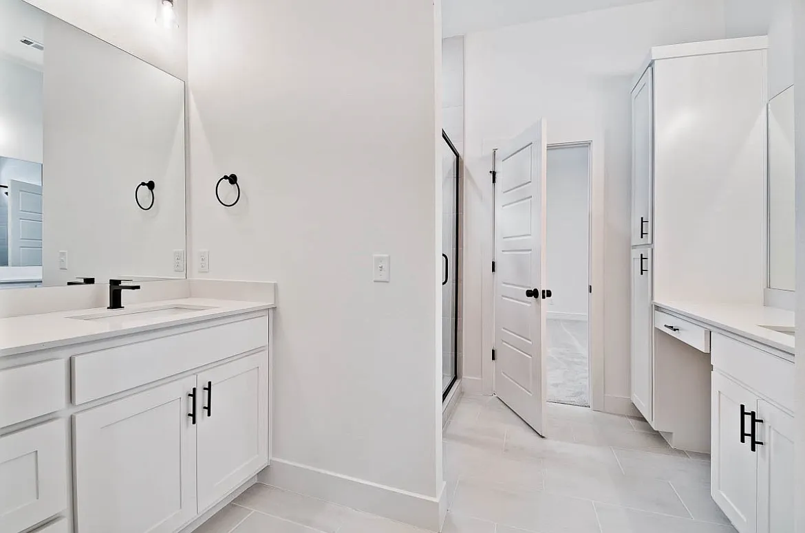 4 bed, 2508 sqft, $3,200 — Photo 3