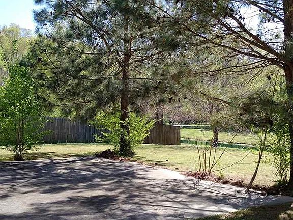 4th image of 130 Cannes Dr SE