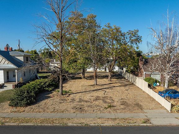 3rd image of 215 E Everett Ave
