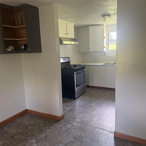 1825 E Pierce St — Photo 5