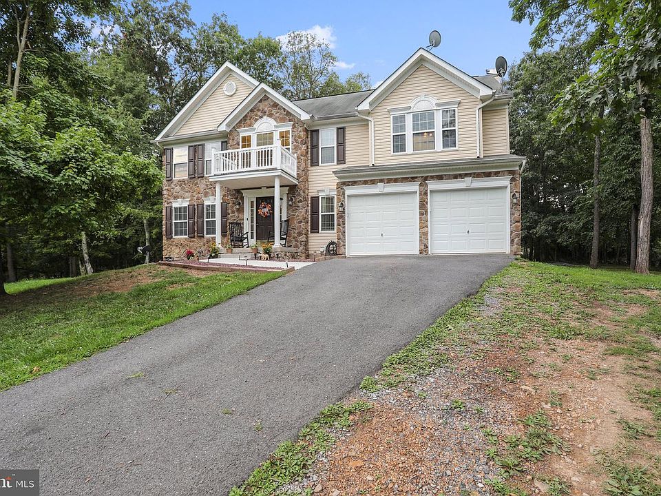 1st image of 18 Rotterham Dr