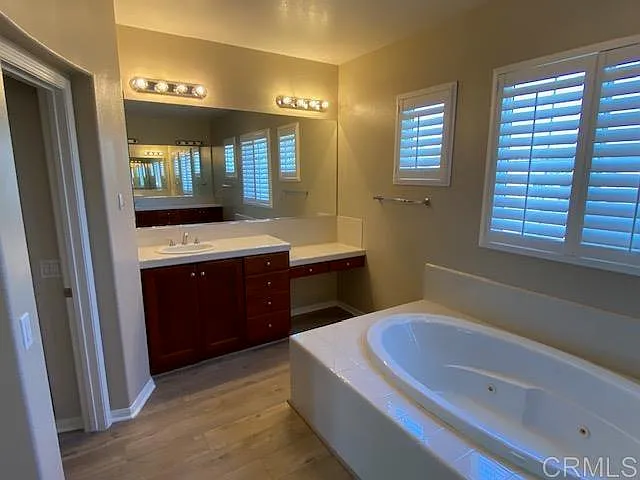 2330 Douglaston Gln — Photo 17