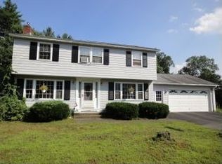 17 Pine Crest Dr, Goffstown, NH 03045