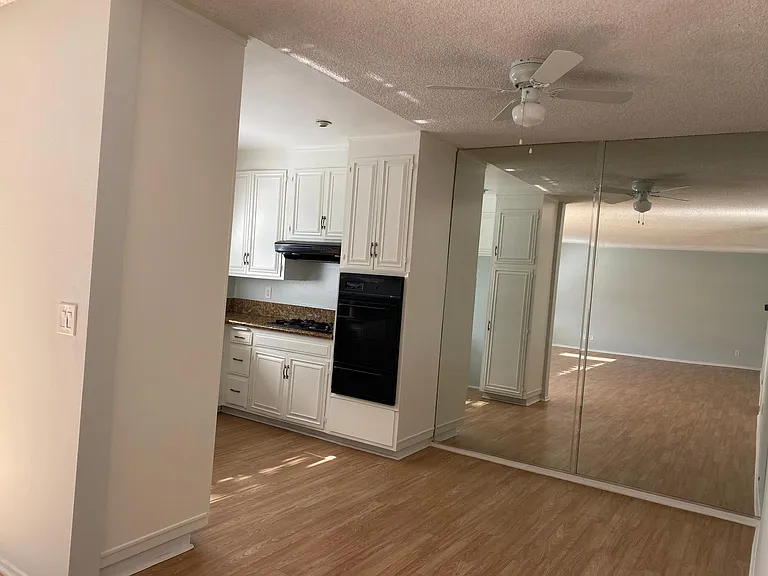 5354 Lindley Ave #305 — Photo 7