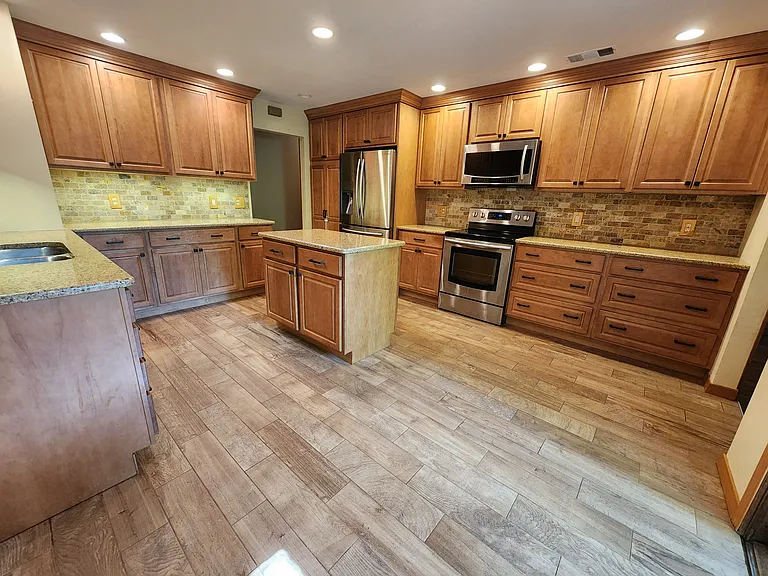 375 Houghton Rd — Photo 4