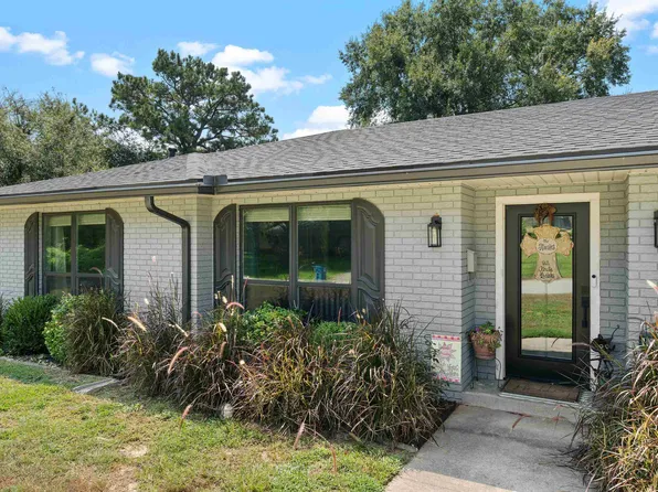 104 Jan St, Henderson, TX 75654