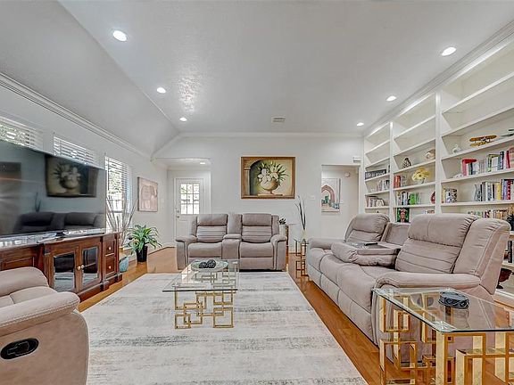 4th image of 3507 Shadowfern Dr