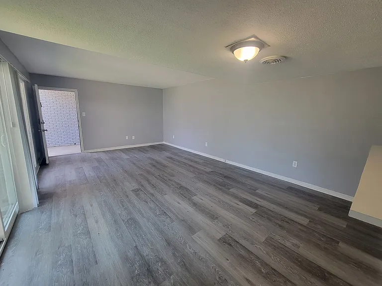 225 W McDowell Rd — Photo 53