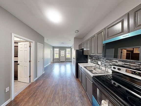 2nd image of 325 Shepherd Ave