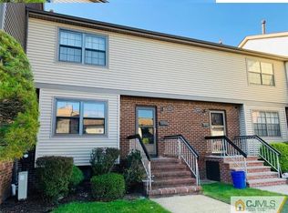 403 Maple Hill Dr #403, Woodbridge, NJ 07095