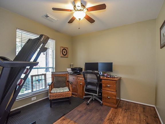 4th image of 2402 Lakecrest Terrace Ct