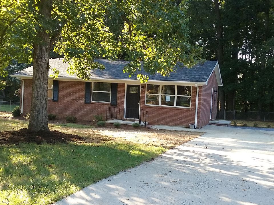 1st image of 2727 Skyland Dr