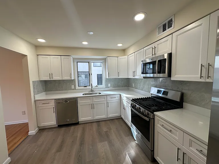 407 Jane St #1 — Photo 5
