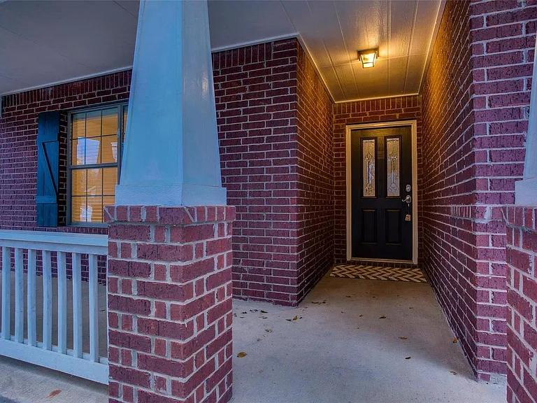 2108 Hayes St — Photo 2