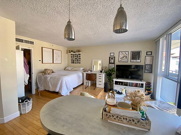 2nd image of 470 3rd St S Unit 516