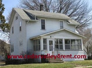 911 Leavitt St, Waterloo, IA 50702
