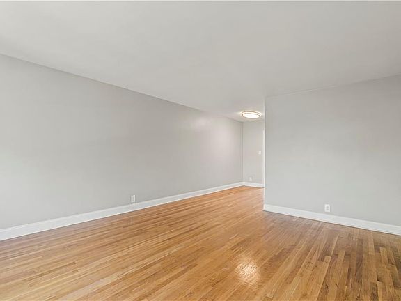 3rd image of 252 Bay 19th St #B