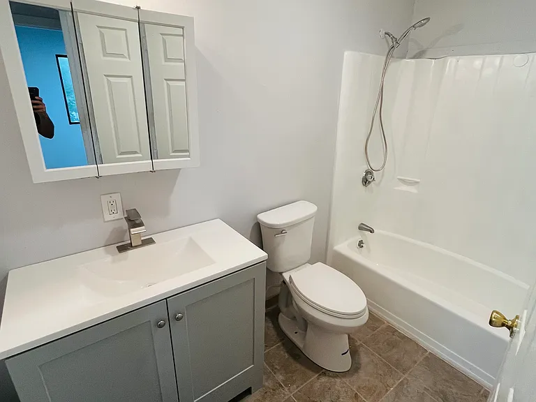 101 Hazel St #B7 — Photo 12