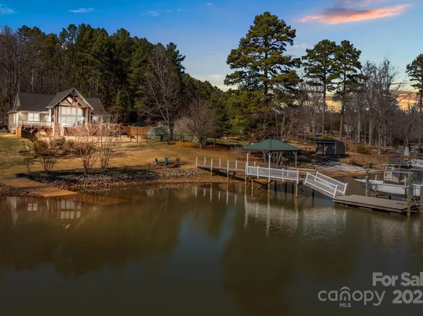 3907 Reid Cir, Sherrills Ford, NC 28673