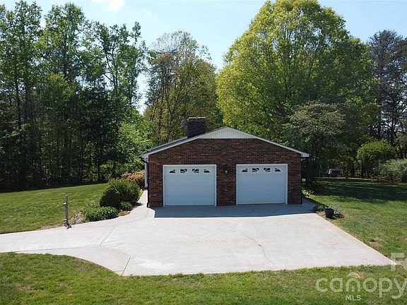 3rd image of 1320 Havenwood Dr