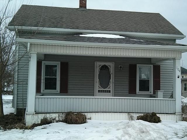1st image of 104 S Wolf Creek St