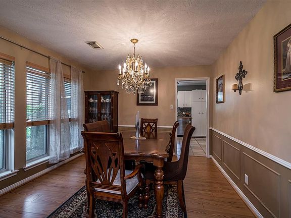 3rd image of 16410 Clearcrest Dr