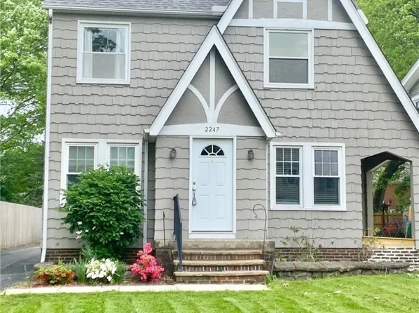2247 Barrington Rd, University Heights, OH 44118