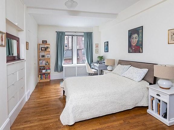 5th image of 245 W 74th St APT 5C