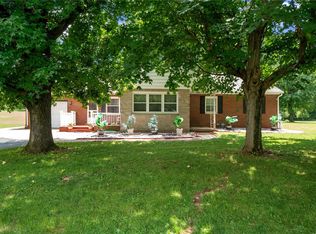 8704 Triple Lakes Rd, Dupo, IL 62239