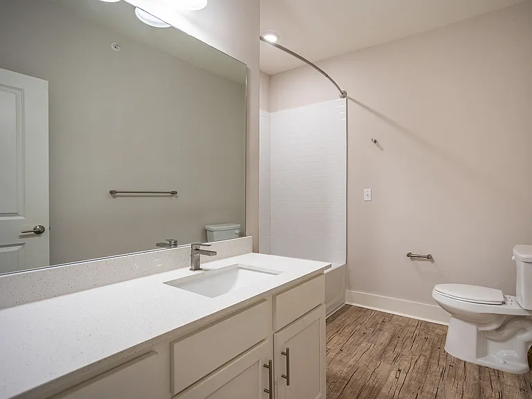 Farragut Junction Apartments — Photo 20