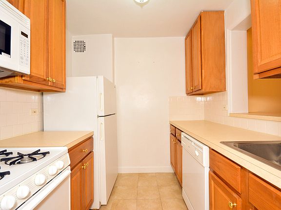 4th image of 2750 Johnson Ave APT 8F