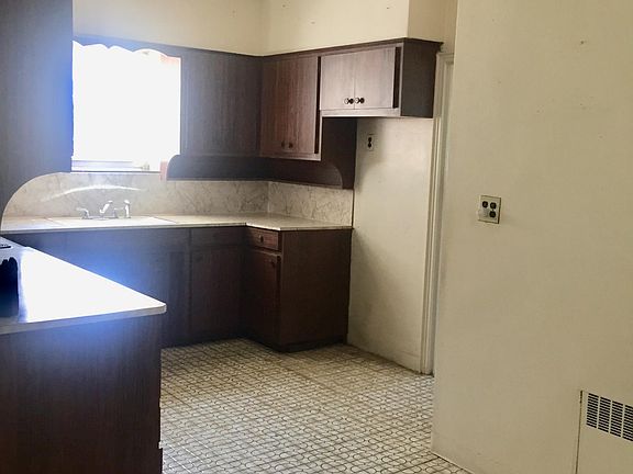 5th image of 278 Mallory Ave