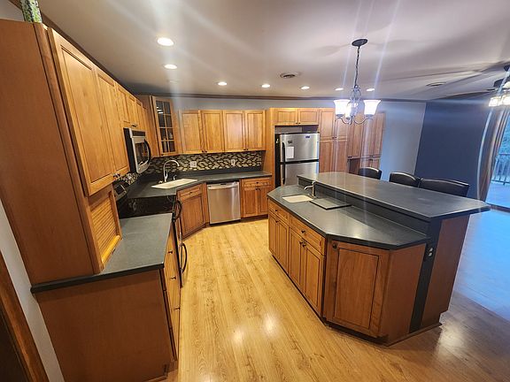 4th image of 15778 Valleyview Dr