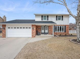 3802 Seneca Ln, Manitowoc, WI 54220