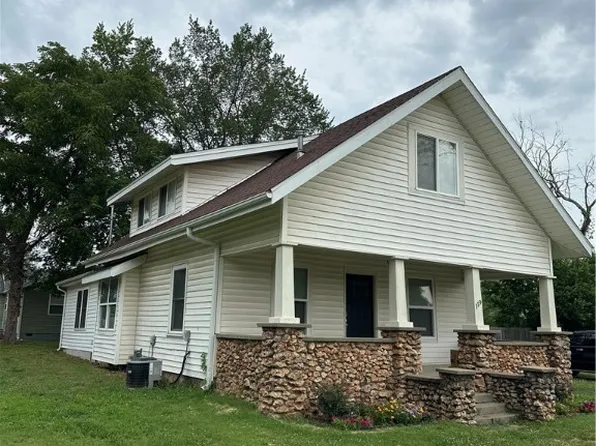 119 1st St, Goodman, MO 64843