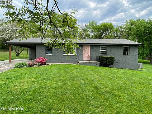 3rd image of 213 Barberry Dr