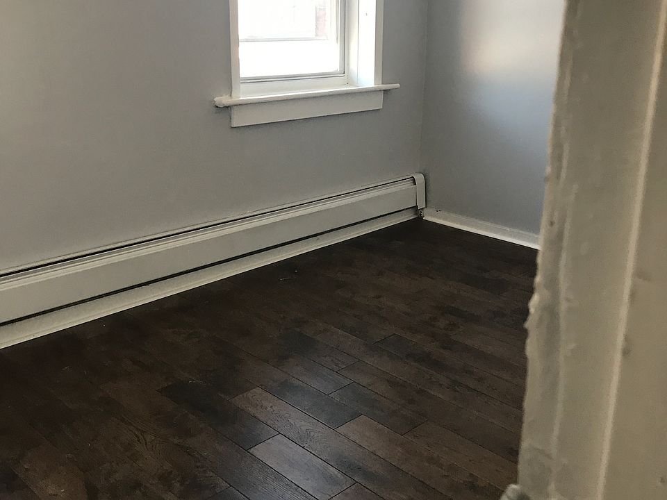 2nd image of 16412 South Rd