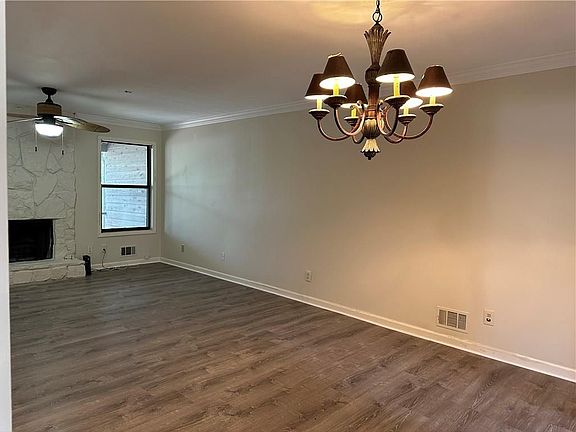 4th image of 520 Gardenia Ln