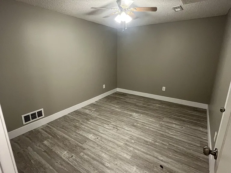 723 Iron Horse Dr — Photo 23