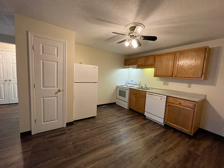 Eastern Trails Apartments and Storage — Photo 18