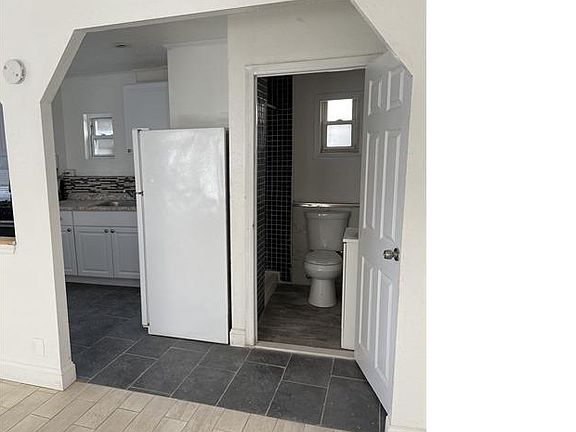 3rd image of 4058 Bronx Blvd #1L