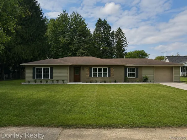 2840 Fenner St, Marlette, MI 48453
