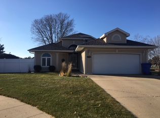 111 Green Court Dr, Elk Point, SD 57025
