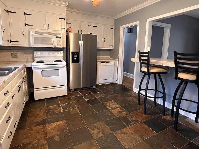 Whispering Pines Cir — Photo 4